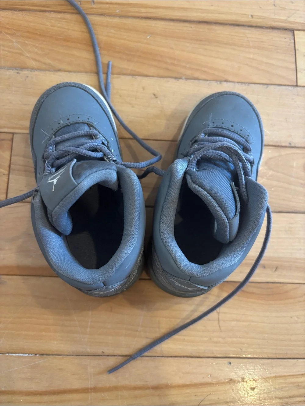 Jordan Kids Grey Low-Top Sneakers with Jumpman Logo